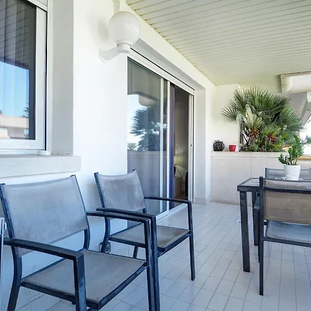 公寓 Mediterraneo Seaview By Hello Homes *