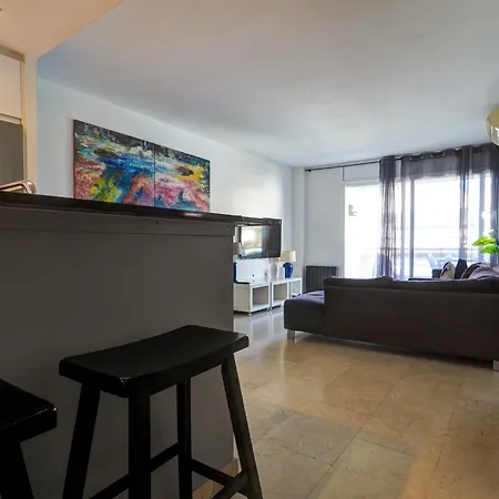 Апартаменти Mediterraneo Seaview By Hello Homes