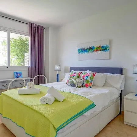 Apartman Mediterraneo Seaview By Hello Homes *